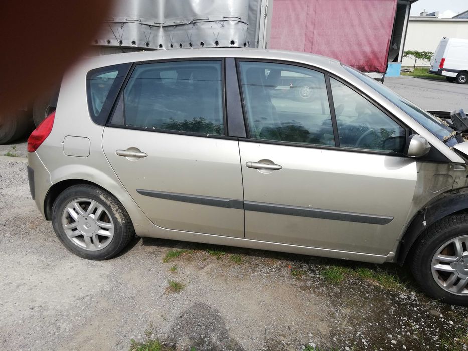 Renault Scenic II 1,9 DCI 2005r- Klapa tył i inne  części