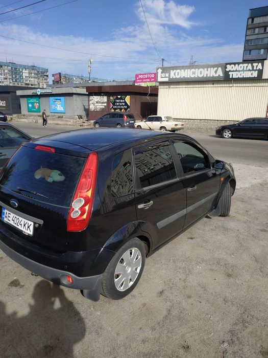 Продам фиесту газ.бенз.не крашена не одна деталь.кузов оцинкован.стекл