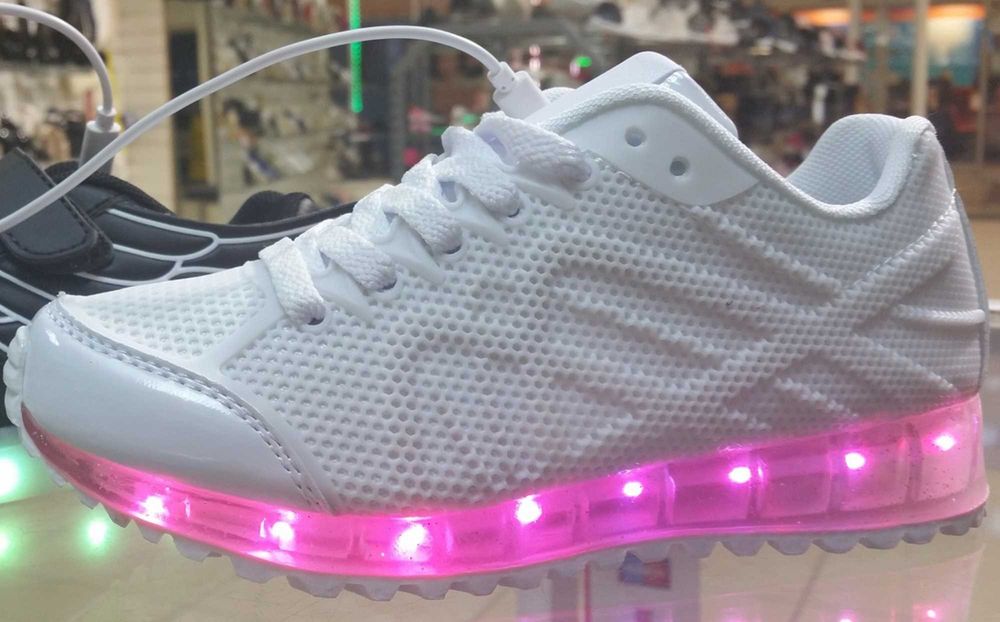 Buty LED podświetlana podeszwa 7 kolorów szybka wysyłka 24h rozmiar 40