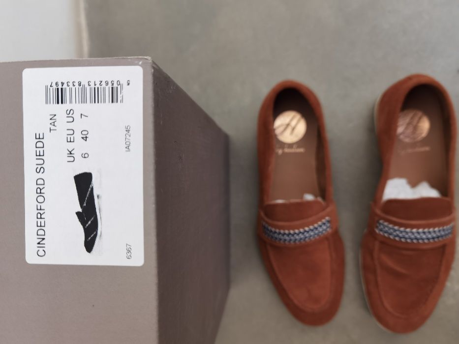 Sapatos de camurça. Hudson by London