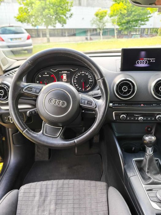 Audi A3 Sportback 1.6 TDI Attraction (2013)