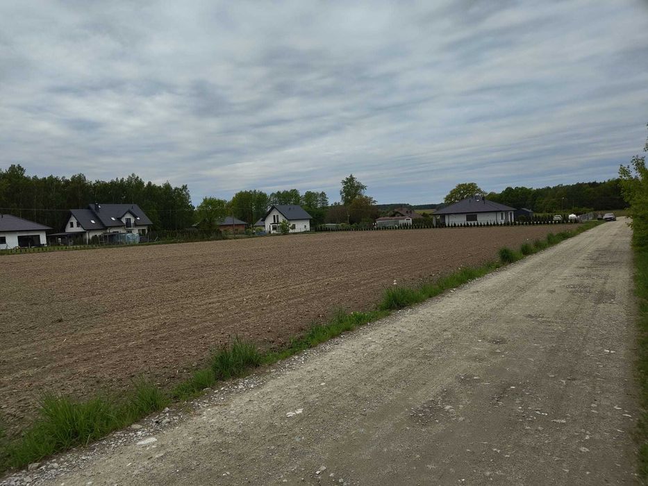 Strobów, działka 1672 m2