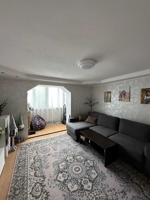 Продаж 4 кімнатної • З ремонтом • Центрі міста