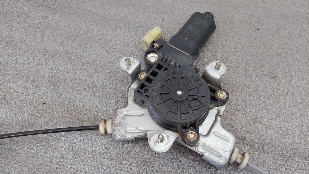 Elevador vidros frente esquerdo HYUNDAI Getz (TB)