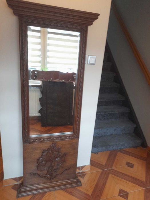 Stare lustro kryształowe, wiszące z ciekawym motywem, handmade.