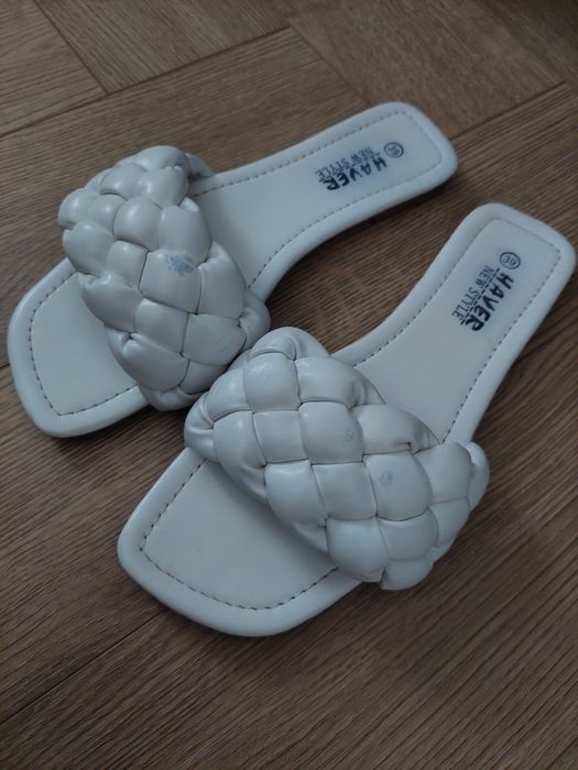 Białe klapki Haver New Style
