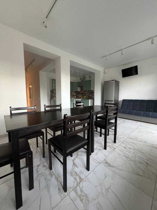 Довгострокова оренда будинку з власним двориком