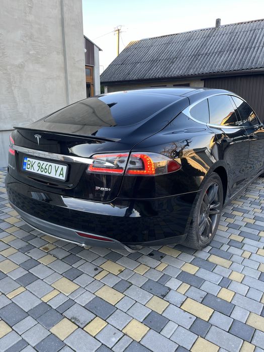 Продам Tesla S 85P 2014