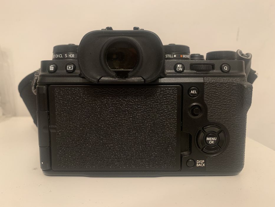 Câmara Fotográfica Fujifilm X-T4 + Lente Fujinon 18-55mm 2.8