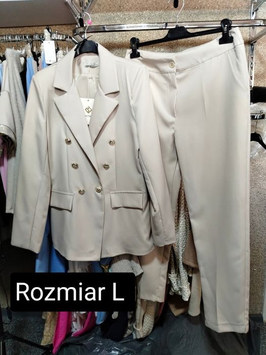 Wyprzedaż!Elegancki damski garnitur