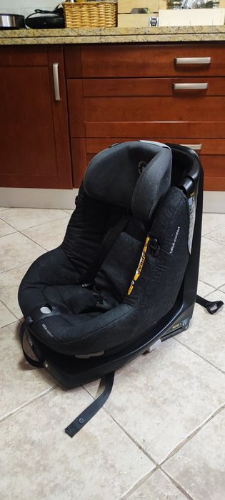 Cadeira Auto Maxi-Cosi Assisfix Nomadblack Preto 4m-4anos