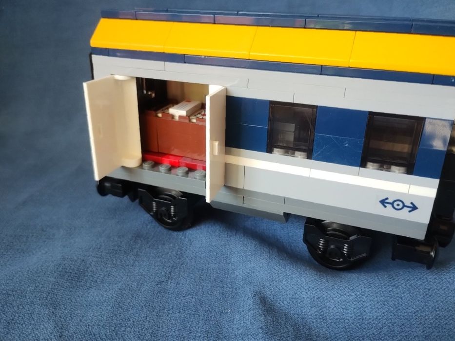 LEGO train wagon pocztowy ver.2 do pociągu osobowego 60197