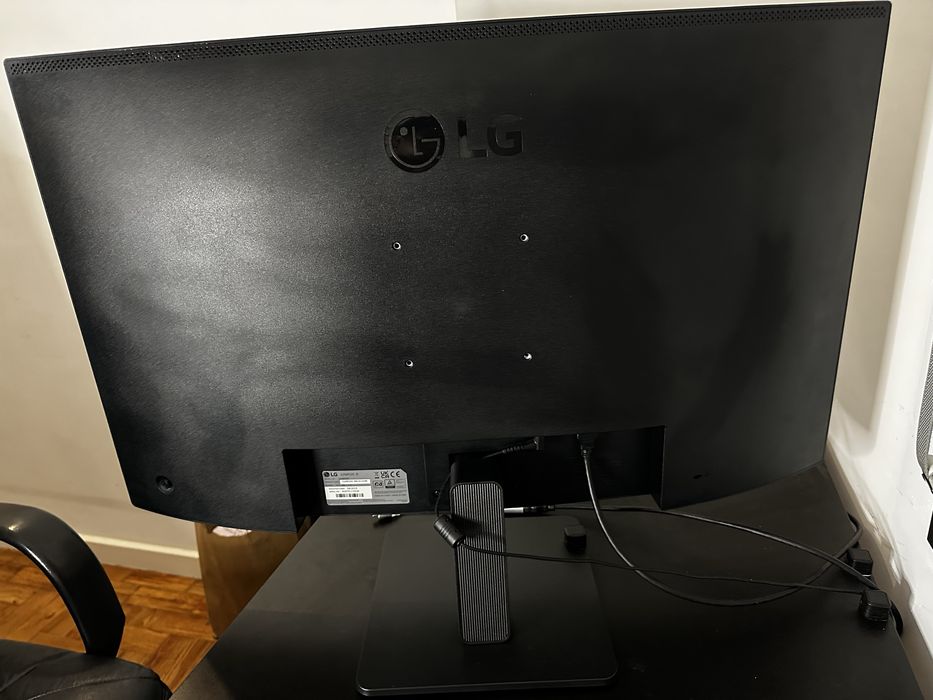 Monitor LG 32” Curvo 100Hz Full HD – 32MR50C-B – Impecável