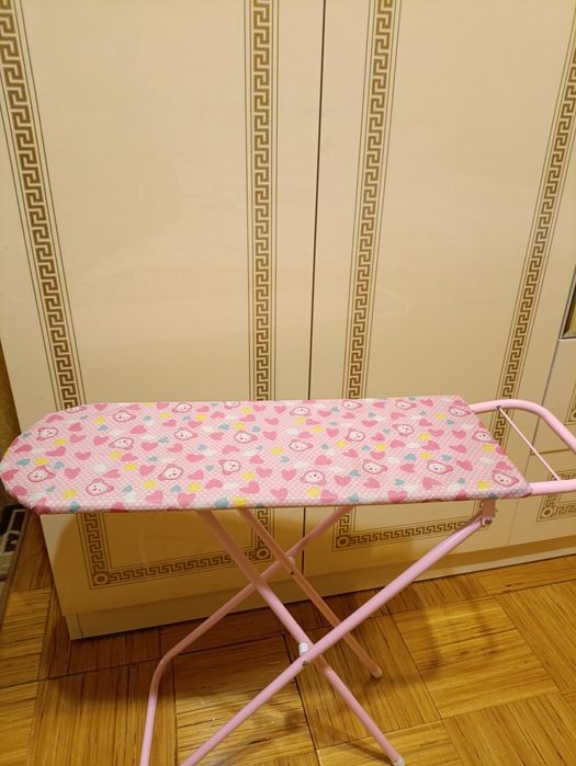 Продам детскую гладильную доску.