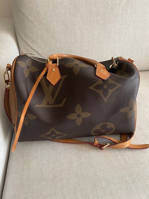 Mala e carteira em bom estado