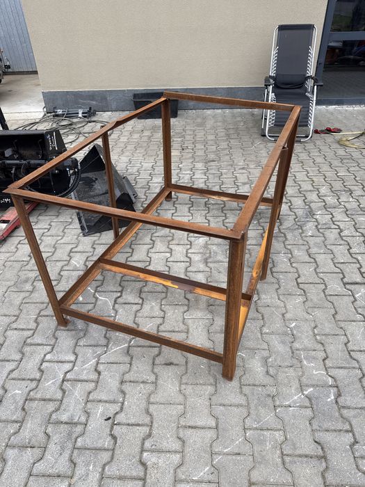 Stelaz z katownika pod stol itp