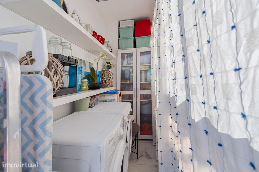Paivas / Amora - Apartamento T3 Com Garagem