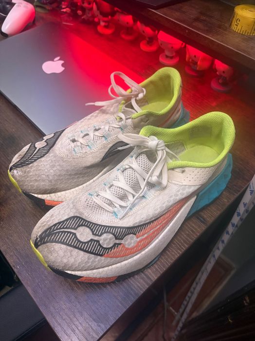 Sapatilhas hyrox saucony endorphin pro4