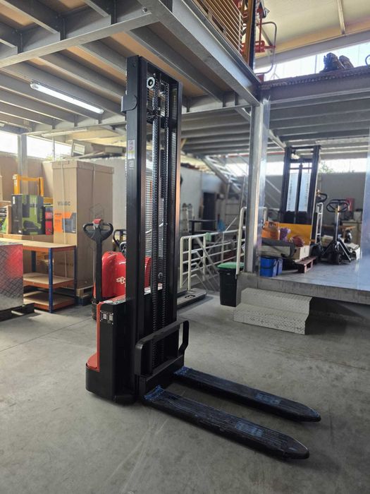 Empilhador / Stacker Elétrico HU-LIFT CL1540JBI Cap.1500Kg Elev. 4000mm JL20