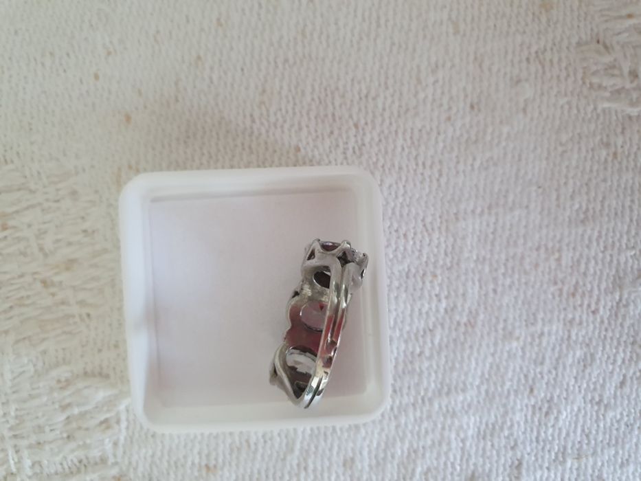 Anel prata de lei  e zircões novo