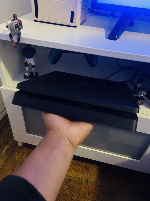 PlayStation 4 500gb.