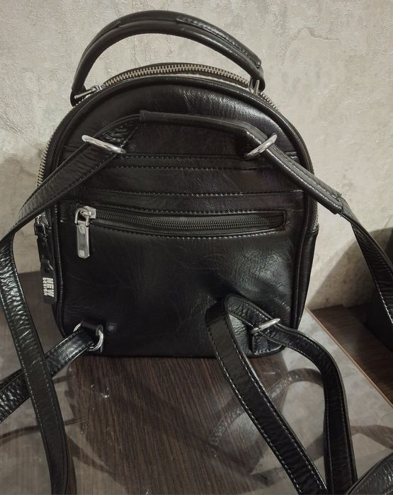 Продам Рюкзак  жіночій