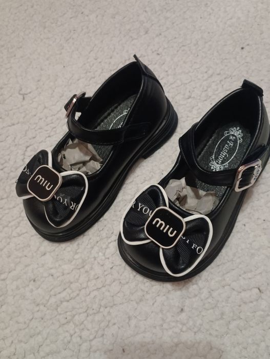 туфлі для дівчинки 25 розмір