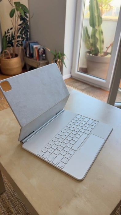 Magic Keyboard Case - QWERTY US - para Ipads 12,9" e  13"
