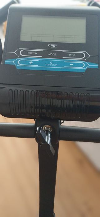 Bicicleta de Fitness em ótimo estado para desocupar. Perfeita para o treino diário em casa.