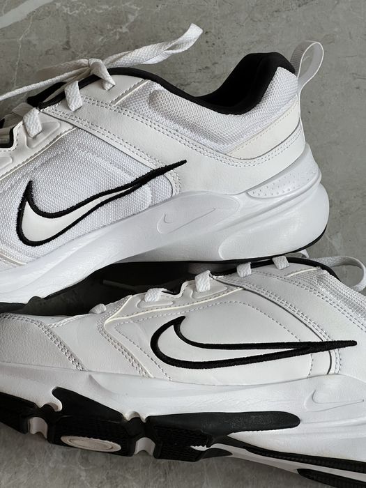 Чоловічі кросівки NIKE Defyallday 45 розмір нові