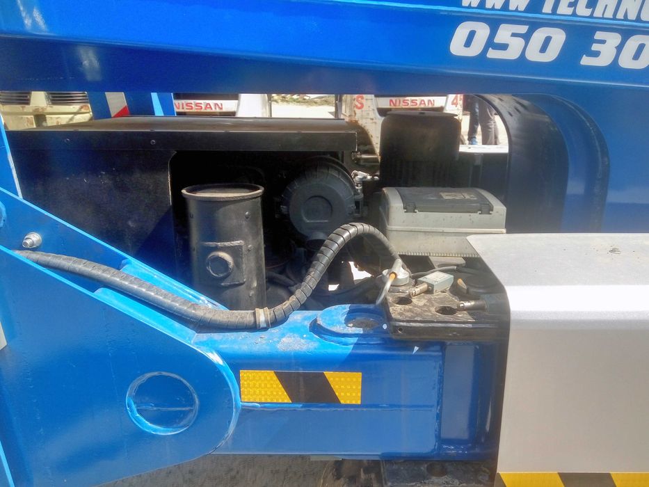 самохідний гусеничний підйомник Bluelift C21/11 б/у