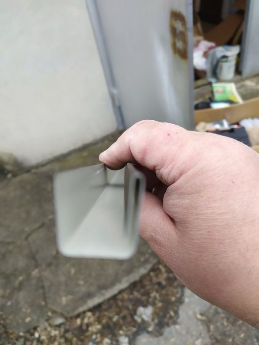 Декоративная П-образная планка на забор с профнастила