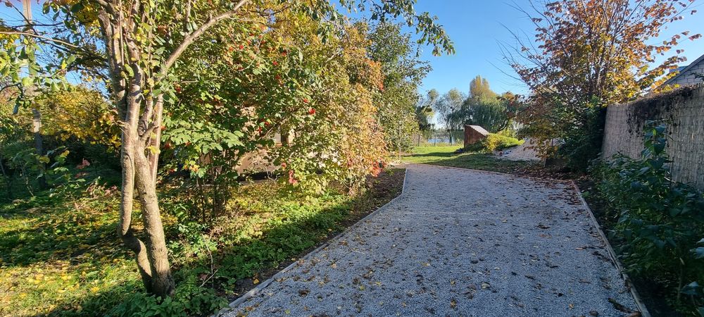 Будинок з Басейном на водосховищі для відпочинку та рибалки