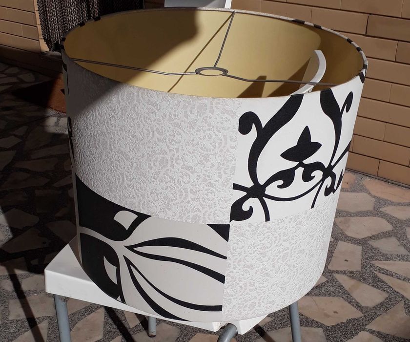 Abajur grande, preto/branco/bege