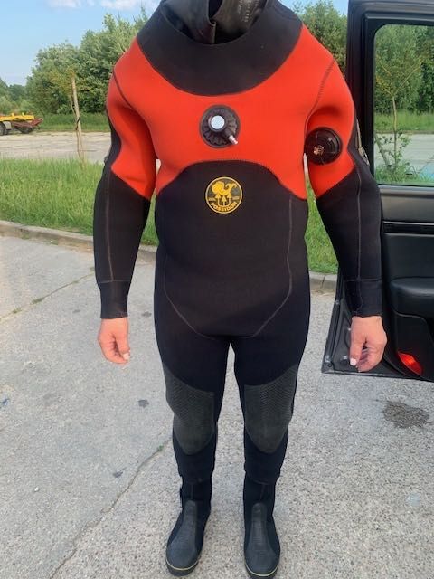 Skafander  suchy damski 154-162 cm POSEIDON VESTA S 7,5mm but 38