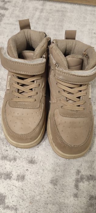 Демісезонні ботінки на дівчику