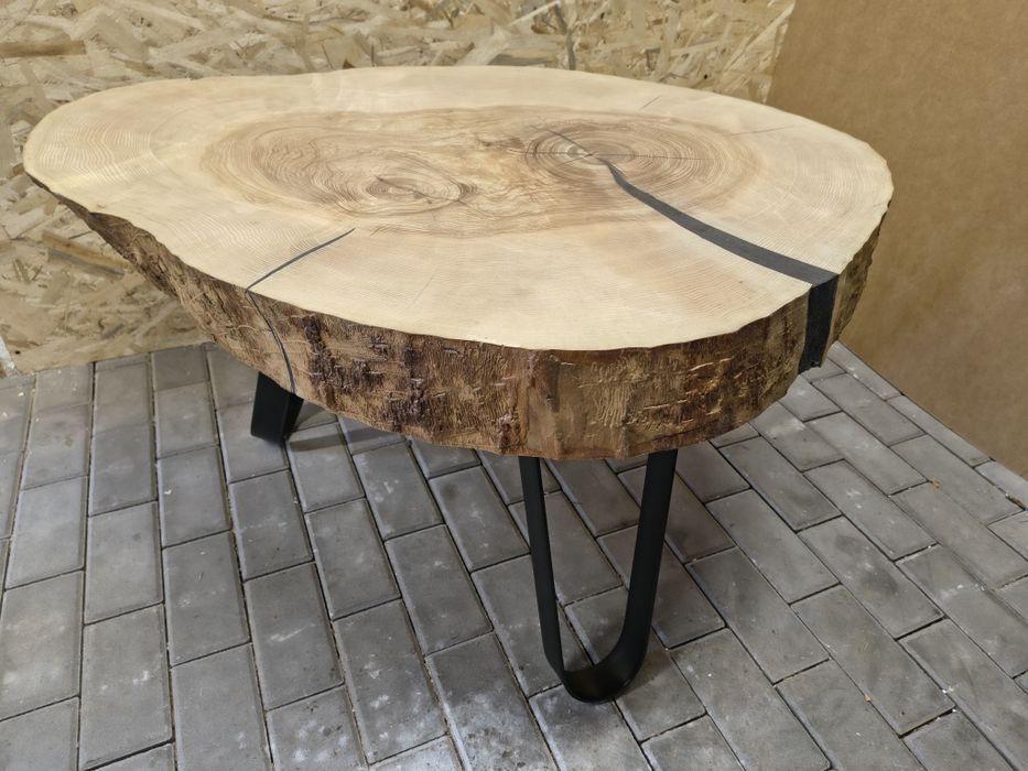 Stolik z plastra drewna ( jesion)