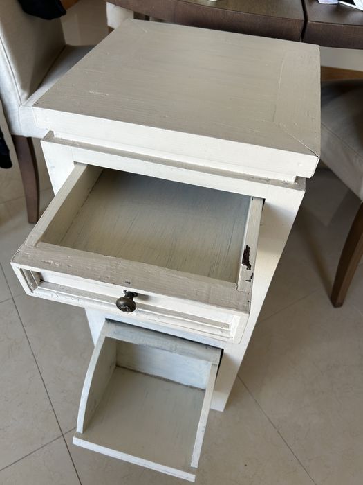 Movel branco cabeceira