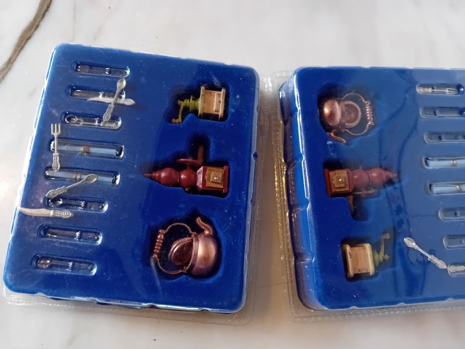 Conjunto de Miniaturas Antigas Utensílios