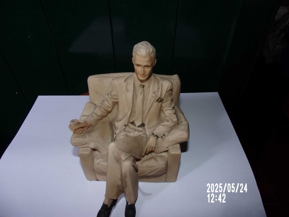 Boneco decorativo em marfinite