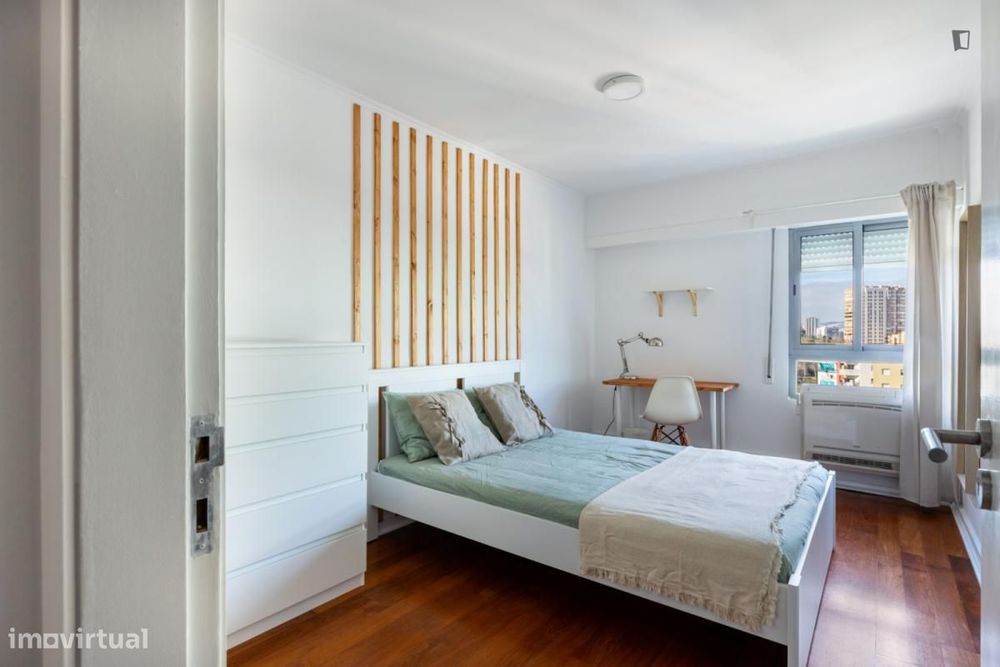 Quarto - localizado em Olaias Lisbon