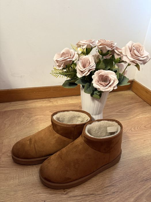Duas botas UGG 39