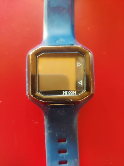 Nixon ultratide surf watch