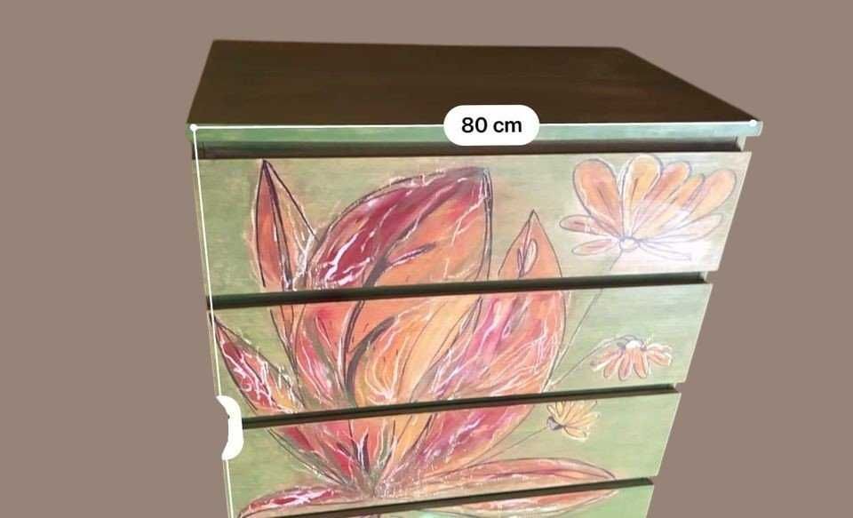 Conjunto de cómoda e espelho
antiga cômoda do ikea,  pintada a mão