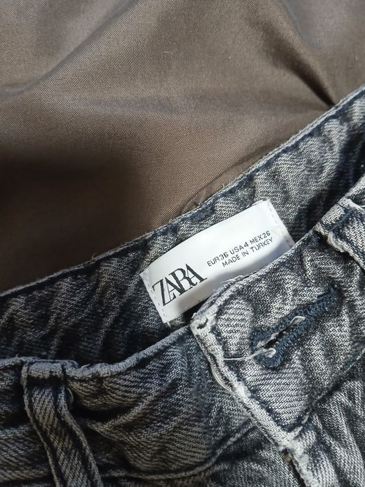 Джинси Zara 36 розмір в сірому кольорі