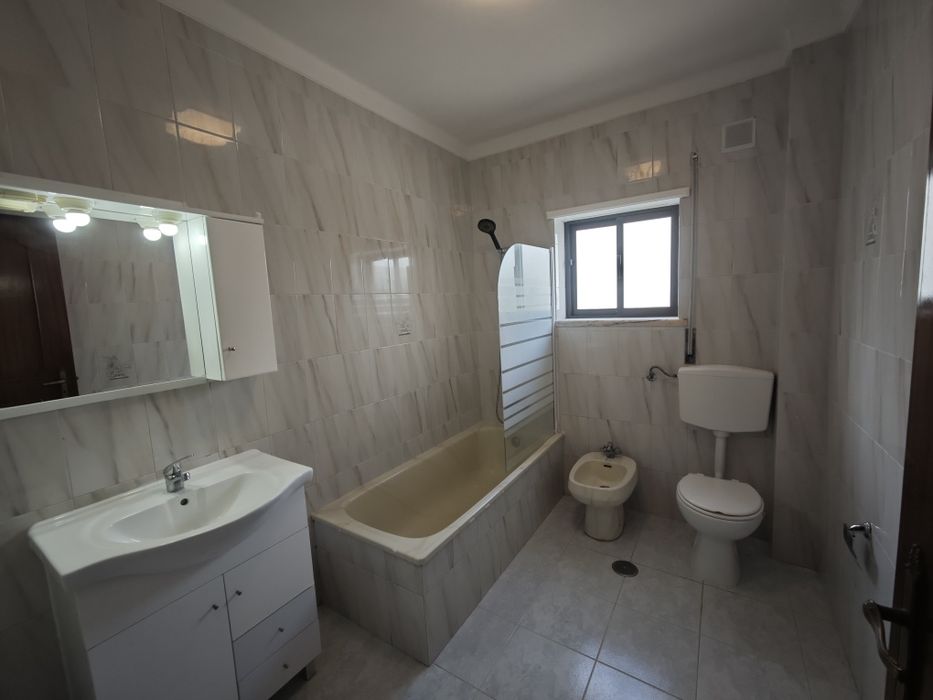 Apartamento T3 com garagem no centro de Leiria
