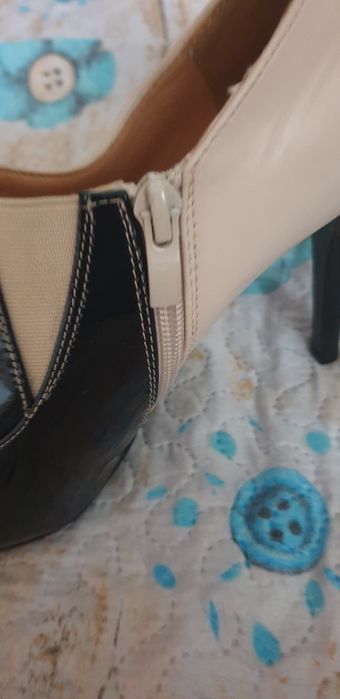 Śliczne czułenka lakierowane na szpilce, nowe. Idealne na jesień.