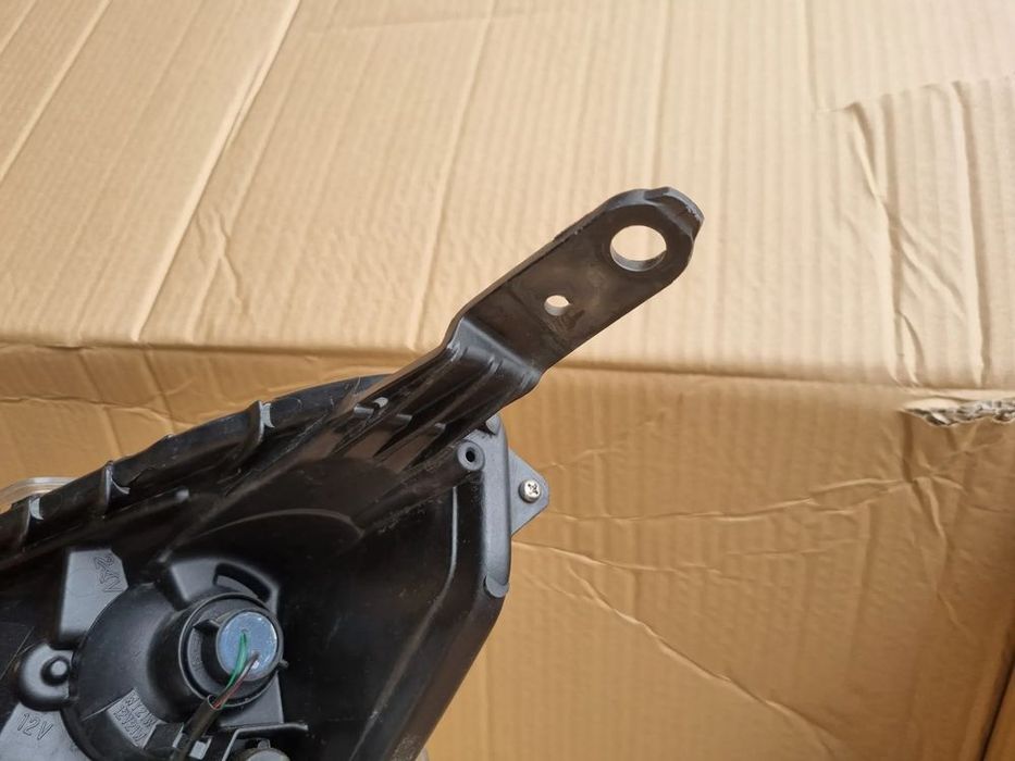 subaru legacy outback lift lampa prawa reflektor xenon