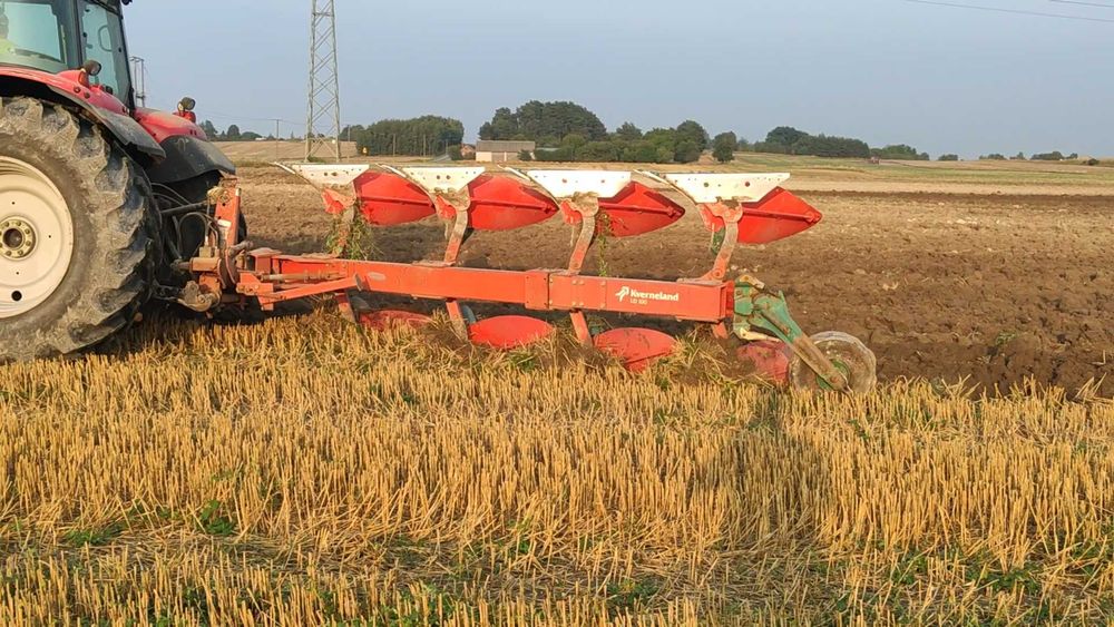 plug pługi  kverneland agrolux overum massey ferguson