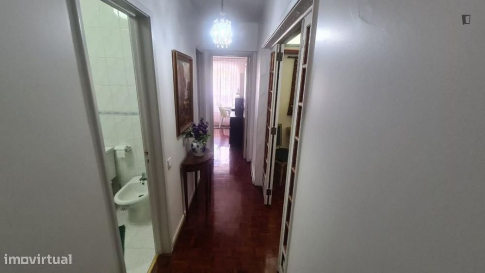 Quarto - localizado em Setubal